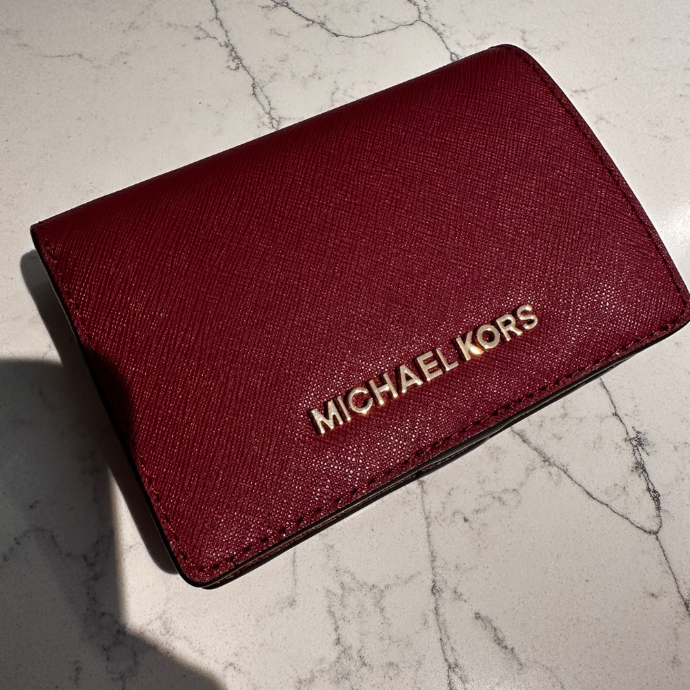 Micheal Kors Wallet small